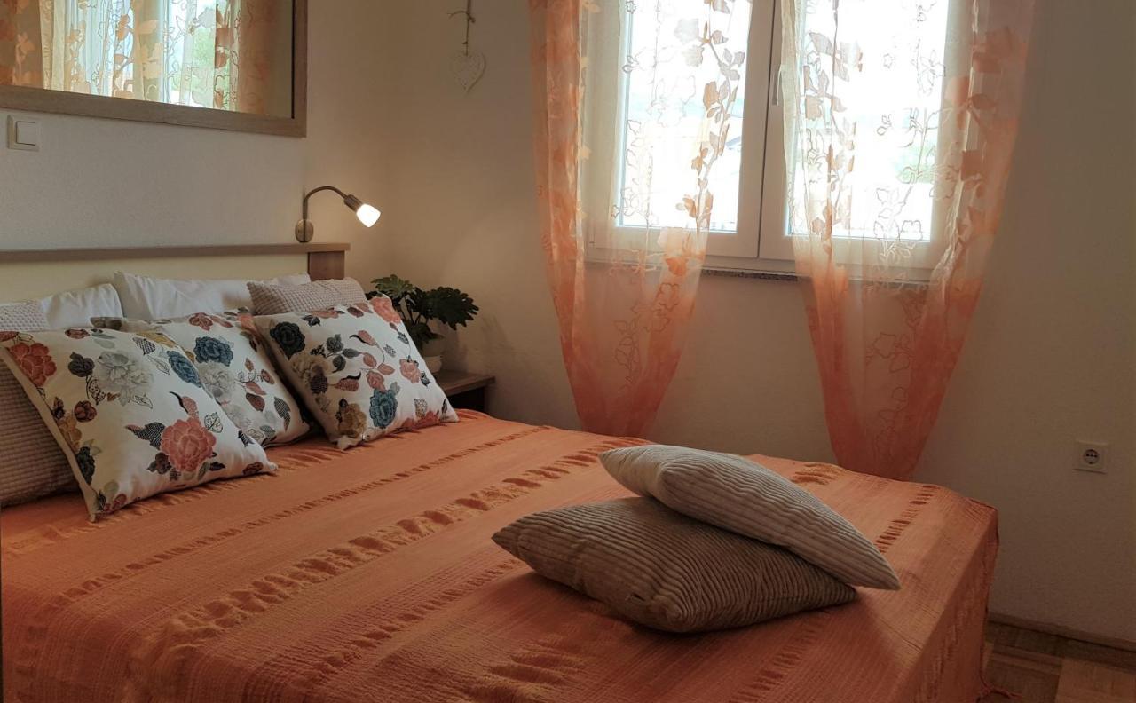 Apartmani Villa Lilliana Tribalj Kültér fotó