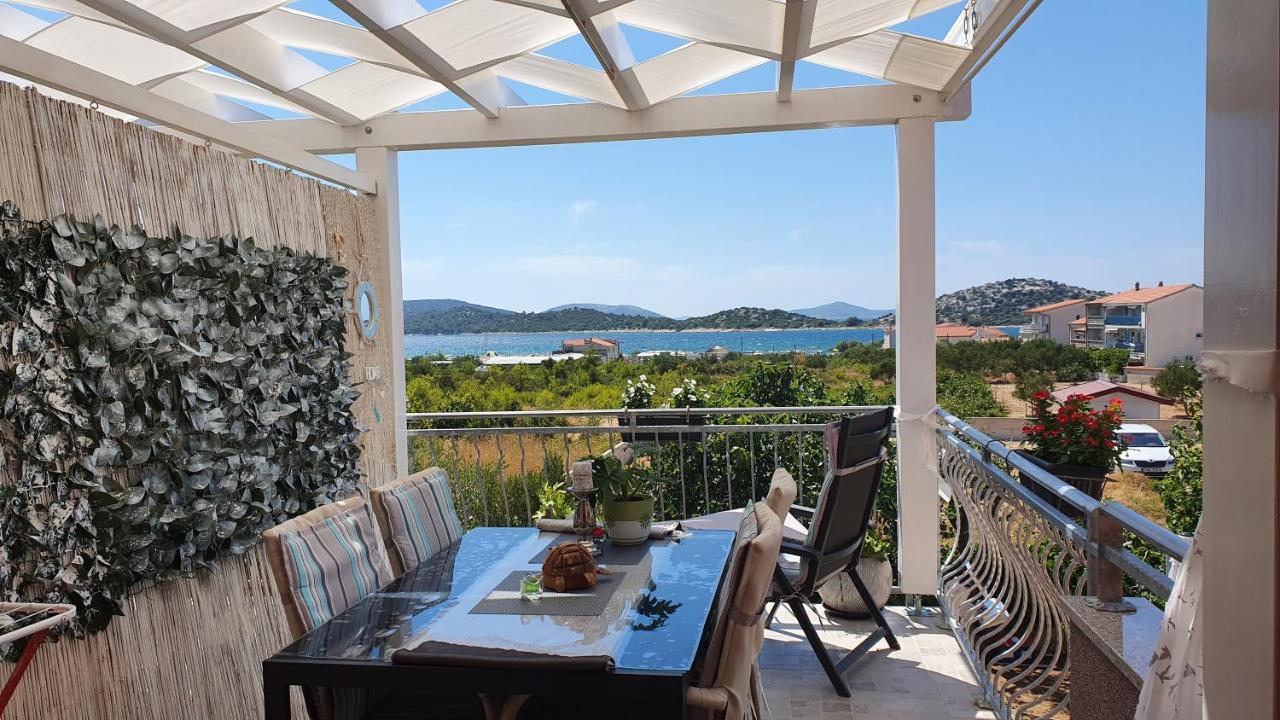 Apartmani Villa Lilliana Tribalj Kültér fotó