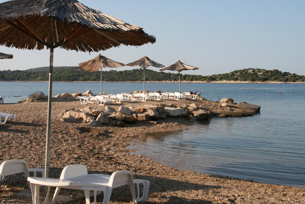 Apartmani Villa Lilliana Tribalj Kültér fotó